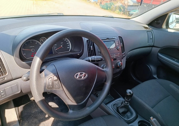 Hyundai I30 cena 9950 przebieg: 302000, rok produkcji 2010 z Czarnków małe 137